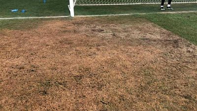 كايزر تشيفز يتعمد تخريب ملعبه قبل مواجهة الوداد في دوري أبطال إفريقيا (صور)