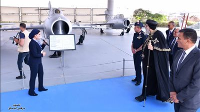  البابا تواضروس الثاني يزور متحف القوات الجوية (صور)