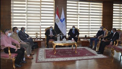 بحضور وزير الزراعة الأسبق.. رئيس جامعة كفر الشيخ يترأس لجنة اختيار عميد كلية الزراعة