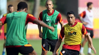 مصطفى محمد يواصل تدريباته مع جالطة سراي (صور)