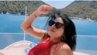 رانيا يوسف تحتفل بفوز الأهلي على الترجي: 