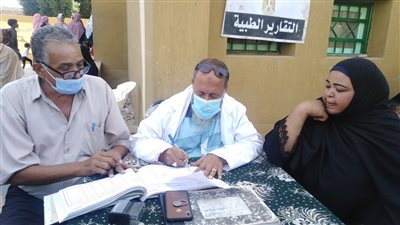 توقيع الكشف المجاني على 2250 مواطنا بواسطة القوافل الطبية بإدفو