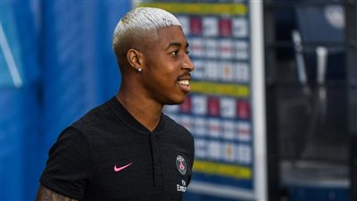 لاعب منتخب فرنسا: 