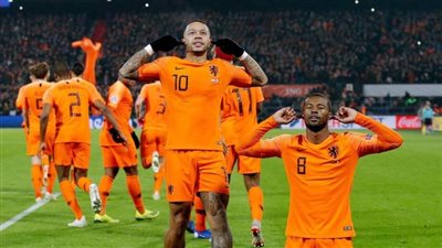 ظروف خاصة تخرج ناثان أكي من معسكر منتخب هولندا.. والإصابة تطيح بكودي جاكبو