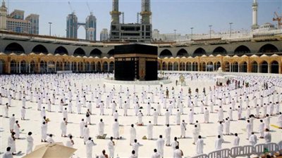 سفير مصر بالسعودية يبحث مع المسؤولين إجراءات الحج والعمرة للمصريين