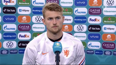 دي ليخت: أنا السبب في هزيمة هولندا أمام التشيك 