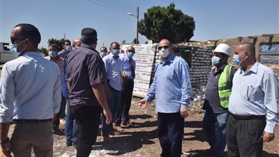 محافظ أسيوط يتفقد أعمال إنشاء مشروعي صرف صحي مسارة وكومبوها ضمن 