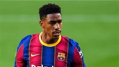 برشلونة يوقف المفاوضات مع ميلان بشأن فيربو استعدادًا لانتقاله إلى ليدز