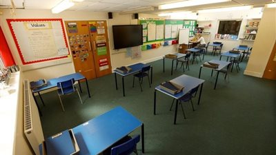 فشل 100 ألف تلميذ في العودة إلى المدارس بعد فتح الفصول المدرسية ببريطانيا