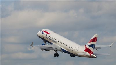 للمرة الثانية.. هونج كونج تحظر الرحلات الجوية القادمة من بريطانيا