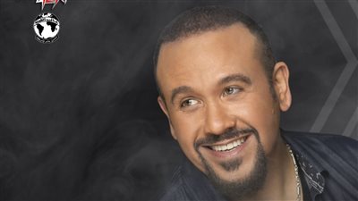  اليوم.. حفل لهشام عباس على المسرح المكشوف لمكتبة الإسكندرية