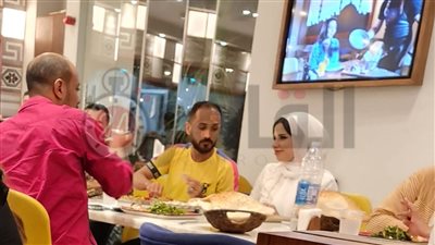 وليد سليمان يحتفل بالتأهل لنهائي إفريقيا بعشاء تركي (صور)