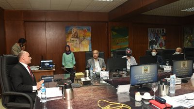 500 جنيه للعاملين ويوم السبت عطلة أسبوعية.. أبرز قرارات مجلس جامعة الأقصر