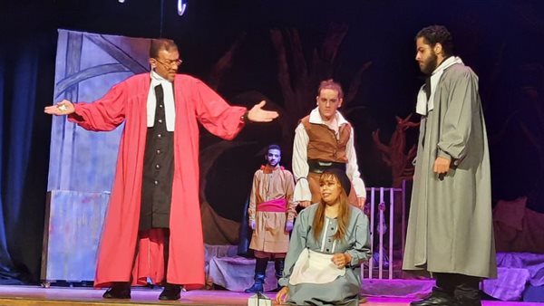 جانب من العرض المسرحي