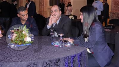 وزيرة التعاون الدولي تعرض على رؤساء تحرير المواقع الصحفية محاور كتاب تجربة مصر في التمويل الإنمائي