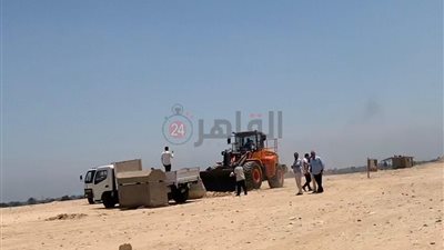 مؤرخ يرصد تدمير تابوت بمنطقة آثار ميدوم خلال نقله اليوم (خاص)