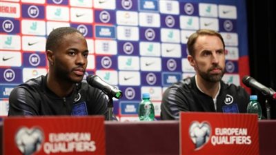 ساوثجيت يُشيد بمنتخب إنجلترا.. ويُعلق على انتقادات الجماهير لرحيم سترلينج