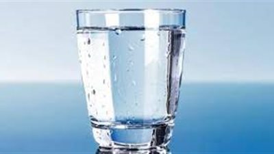  تحسين صحة الجلد.. تعرف على فوائد كوب الماء فور الاستيقاظ