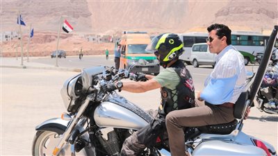 وزير الشباب والرياضة يشارك في ماراثون الدرجات البخارية والنارية (صور)