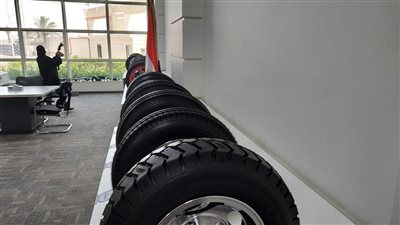 محافظ بورسعيد يشيد بجودة إنتاج مصنع إطارات السيارات (صور) 