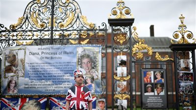 إزاحة الستار الأميرة ديانا اقتصر على الأقارب والأصدقاء