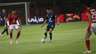 مدرب بيراميدز يعترض على حكم مواجهة الأهلي بعد طرد دونجا 