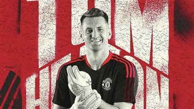 رسميًا.. مانشستر يونايتد يعلن تعاقده مع توم هيتون