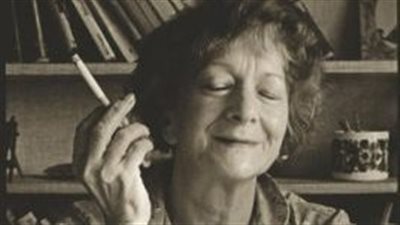 فيسوافا شيمبورسكا.. شاعرة التناقضات الفلسفية والتفرد