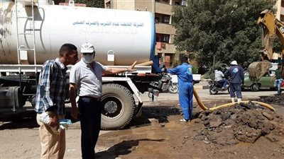 متابعة أعمال كسر مواسير مياه في مناطق متفرقة بأسوان