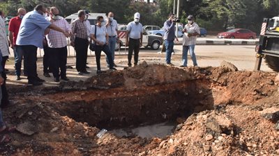 مياه الجيزة: كسر مفاجئ في خط مياه رئيسي بشارع جامعة الدول العربية