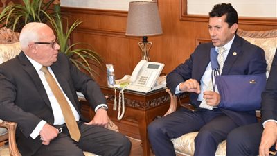 محافظ بورسعيد يستقبل وزير الرياضة لوضع حجر أساس ستاد المصري