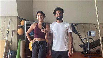 محمد صلاح يظهر رفقة ملكة جمال العالم السابقة في الجيم (صور)