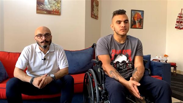 الشاب ووالده