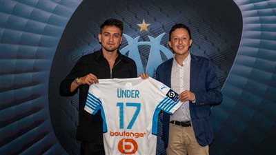 روما يعلن إعارة جنكيز إلى أولمبيك مارسيليا