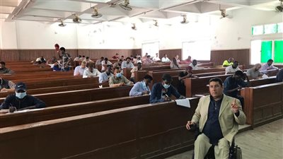 وكيل تجارة الأزهر يتفقد امتحانات الدراسات العليا على كرسي متحرك (صور)