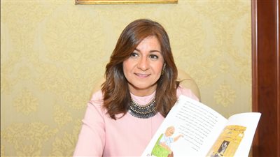 وزيرة الهجرة تدعو سماح أبو بكر عزت للمشاركة في معسكر مدينة شرم الشيخ