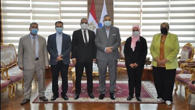 رئيس جامعة كفر الشيخ يترأس لجنة اختيار عميد كلية العلاج الطبيعي