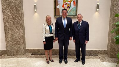 وزير التعليم العالي يبحث إنشاء فرع لجامعة نيوجيرسي الأمريكية بالعاصمة الإدارية (صور)