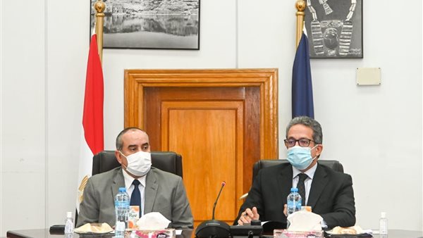 وزيرا السياحة والطيران