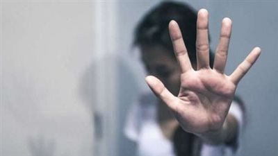 المتهم بمحاولة هتك عرض فتاة بمقابر الإمام ااشافعي: كنا في علاقة حب وعملنا علاقة في التوك توك|تحقيقات