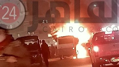 اشتعال النيران في سيارة ميكروباص بشبرا الخيمة.. والحماية المدنية تنتقل للمكان