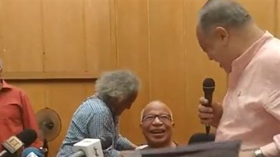 أشرف زكي عن شريف دسوقي: 