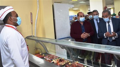 استعدادًا لعيد الأضحى المبارك.. توفير لحوم حية ومجمدة بالمجمعات الاستهلاكية بأسوان