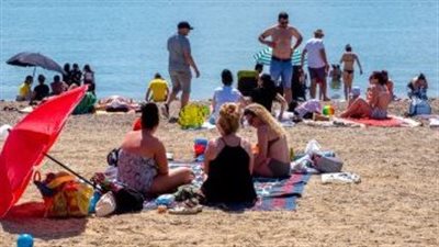 الصحف الإنجليزية تحذر المواطنين من موجة حارة تهاجم أوروبا