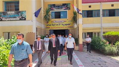 محافظ البحيرة يتفقد عددًا من المدارس لمتابعة الاستعداد لامتحانات الثانوية العامة (صور)