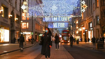 علماء بريطانيون يحذرون من ارتفاع معدل إصابات فيروس كورونا