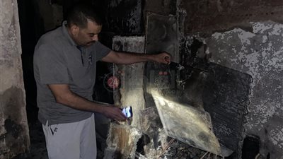 انطفأت النيران وظل الفقد.. والد الطفل المتفحم في حريق دار السلام يتحدث بحرقة: 