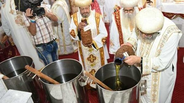  الميرون المقدس