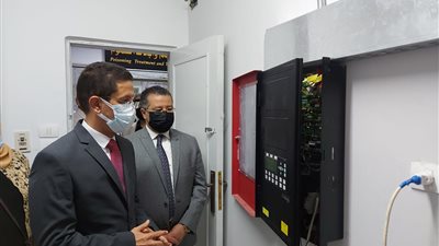 في جولة مفاجئة: 