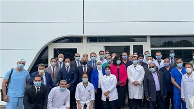 وزيرة الصحة توجه بتوفير 3 سيارات إسعاف للمركز الطبي المصري بـ